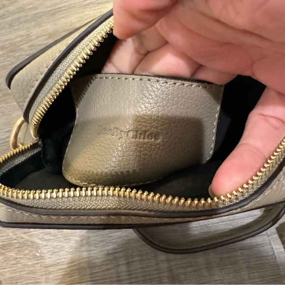 See By Chloe Joan Mini Camera Crossbody Bag Motty Grey - Picture 8 of 15